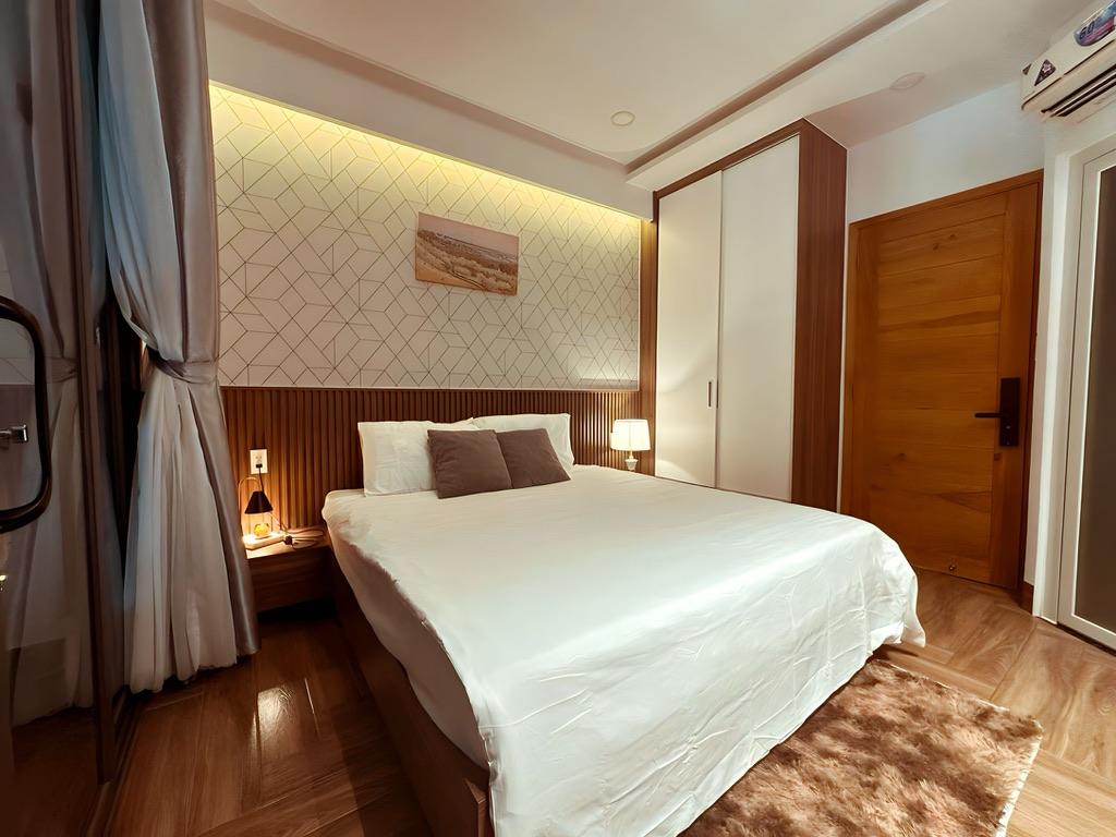 Balcony Room Image 1