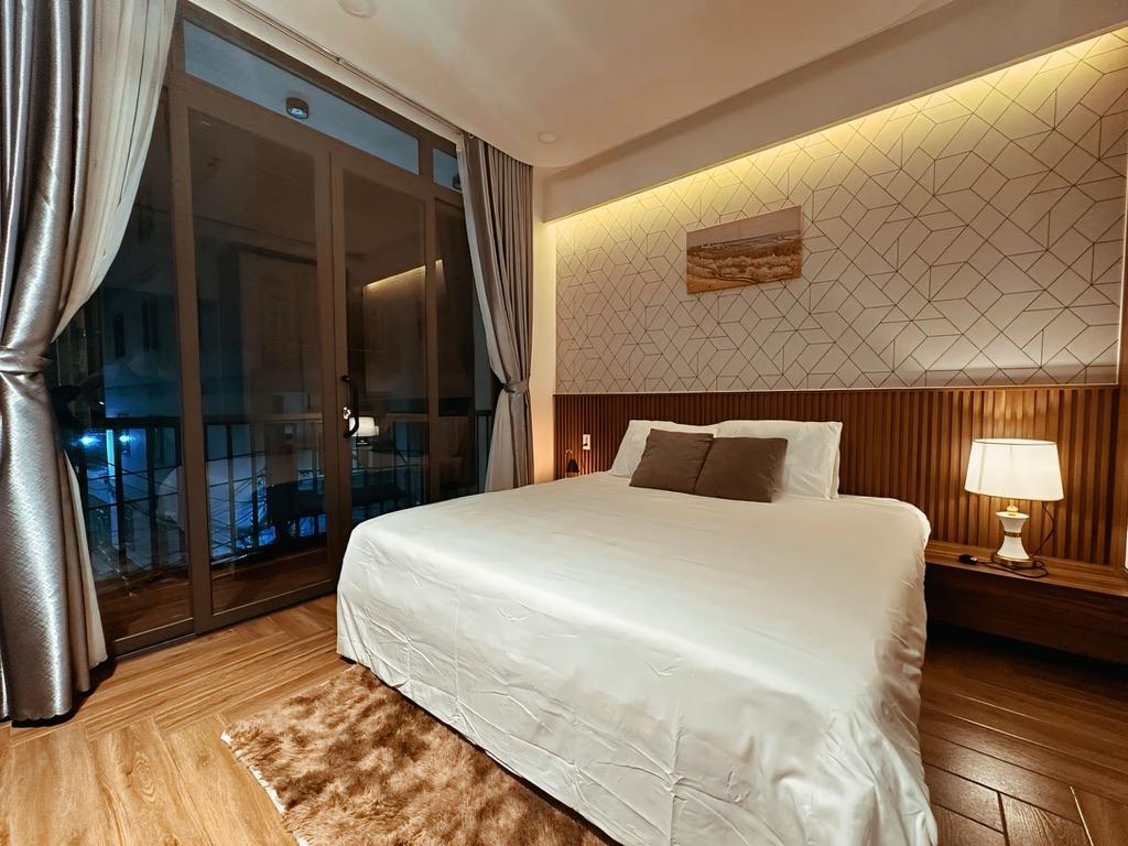 Balcony Room Image 3